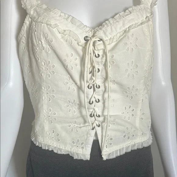 Urban Outfitters, Women’s Size Large White Eyelet floral Tank Top - Picture 4 of 7
